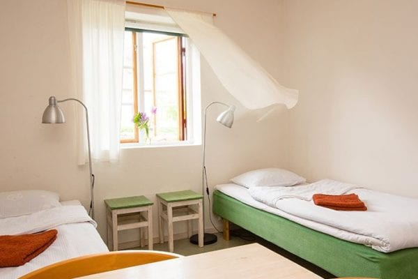 Sköna luftiga rum på STF Brantevik Råkulle Vandrarhem
