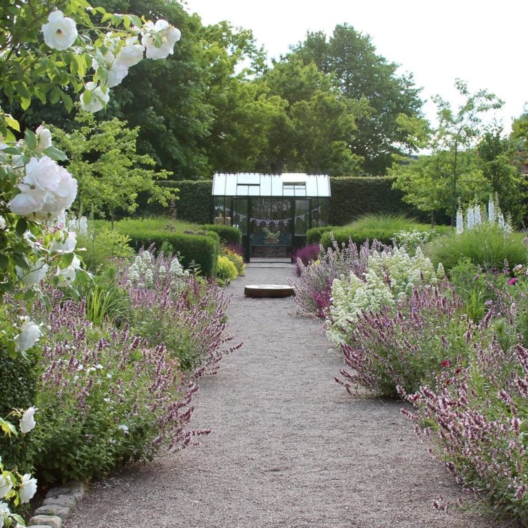 Den engelska trädgården